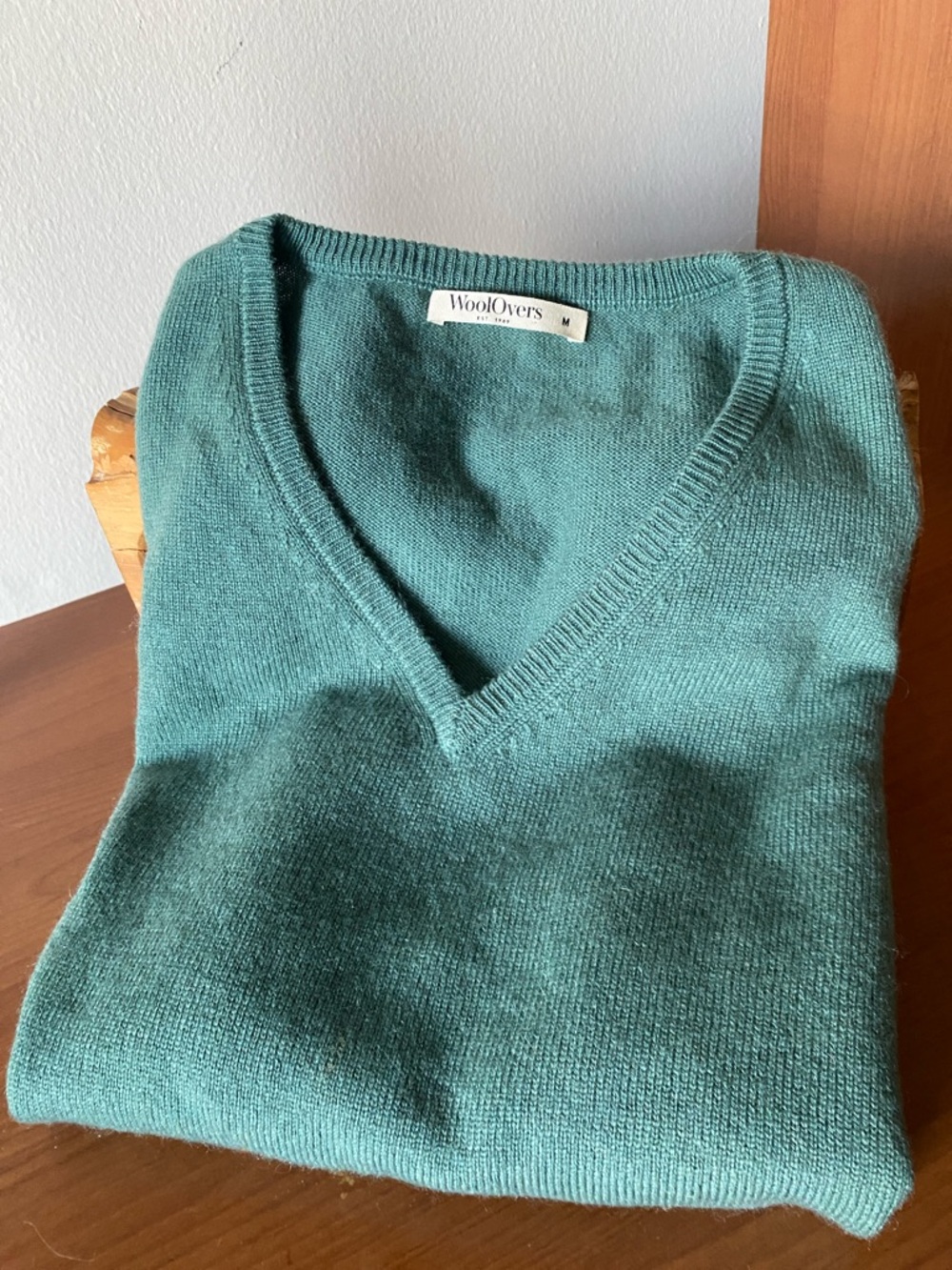 Woolovers Cashmere & Merino V Neck Knitted Sweater